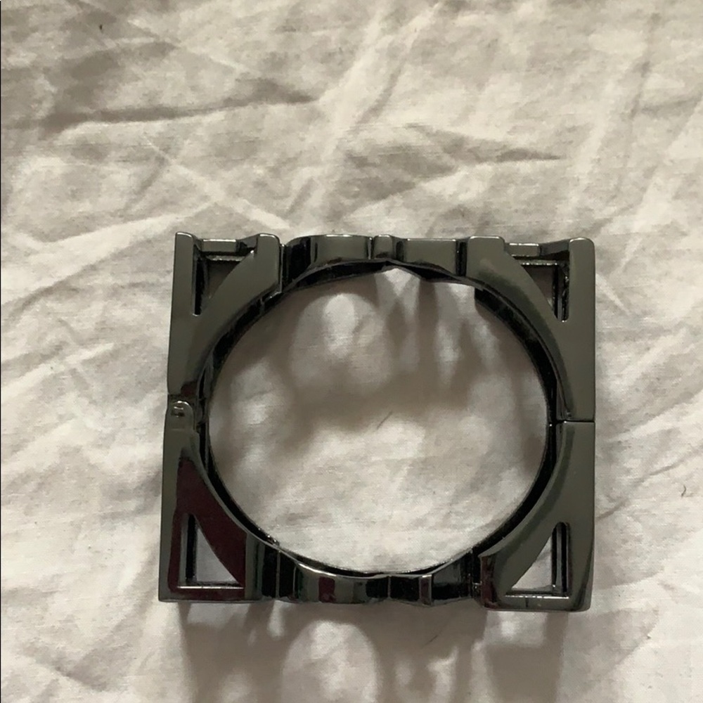 Roar bracelet